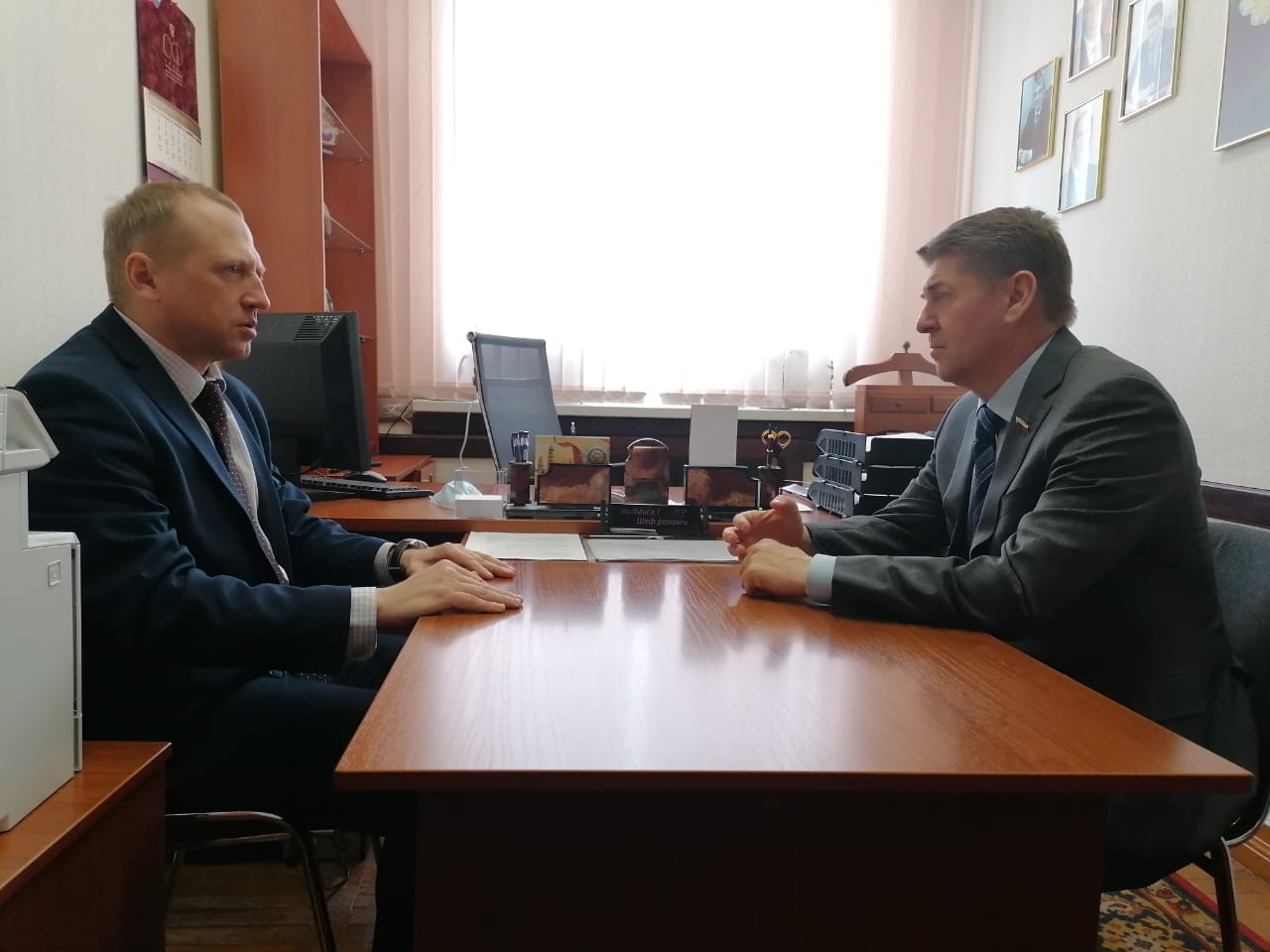 10 марта состоялась встреча директора НО «Фонд МЖКХ Оренбургской области» Олега Панькина с первым заместителем председателя Комитета Совета Федерации Андреем Шевченко