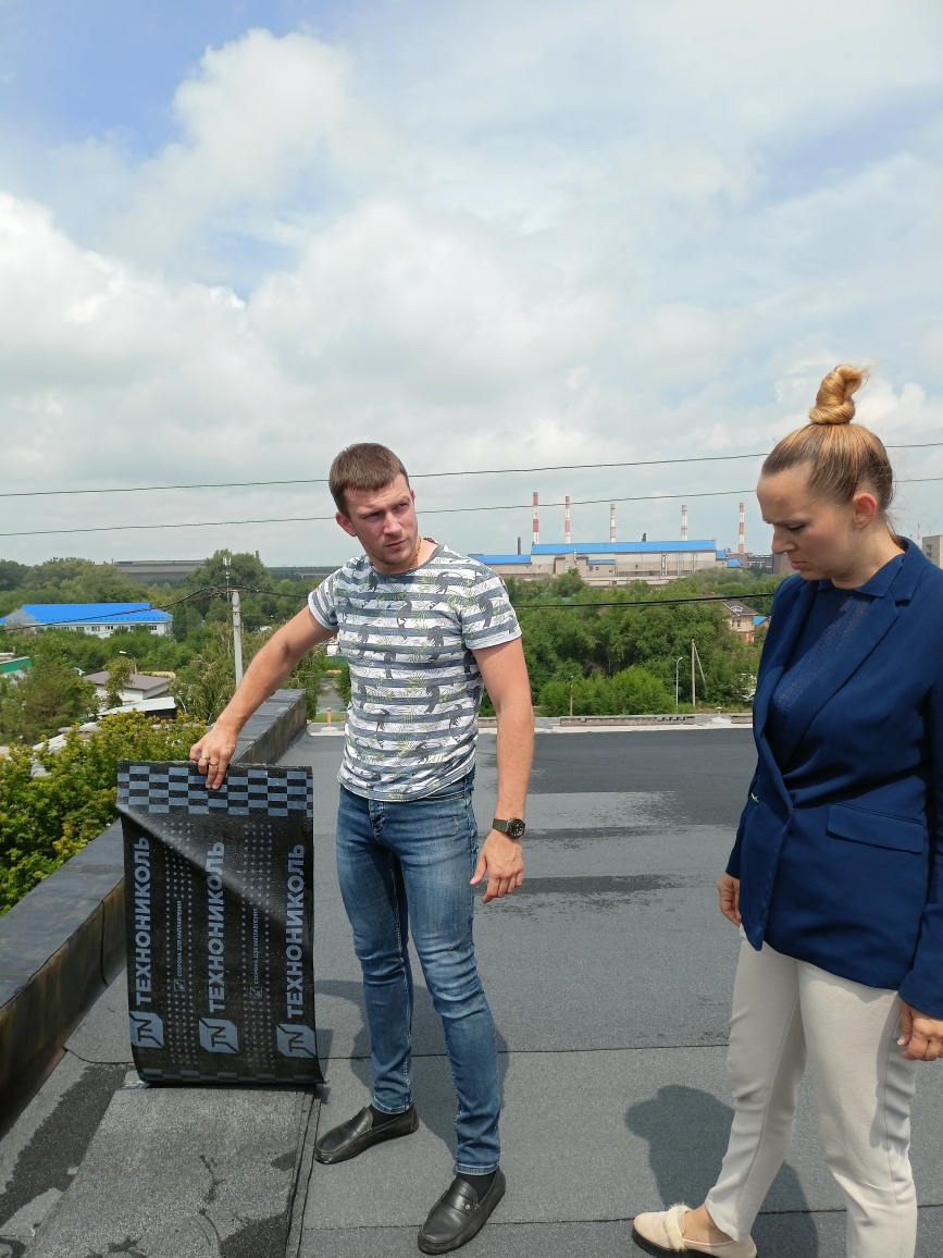 Кровля по ул.Молодежной, 4  в Орске стала объектом проверки.