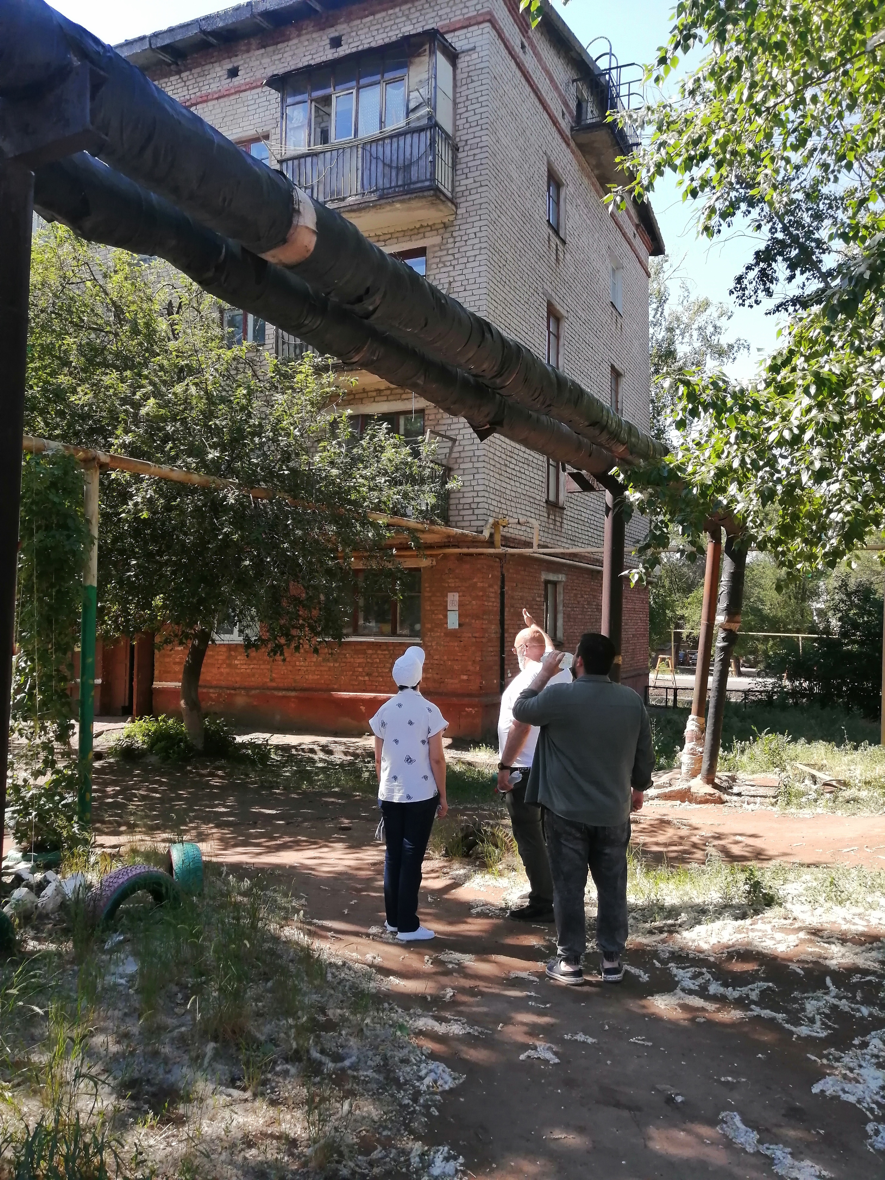 Еще одна внеплановая проверка произведена в Тоцком 2 на объектах капитального ремонта кровли по ул.Синельника, 2 и 10.