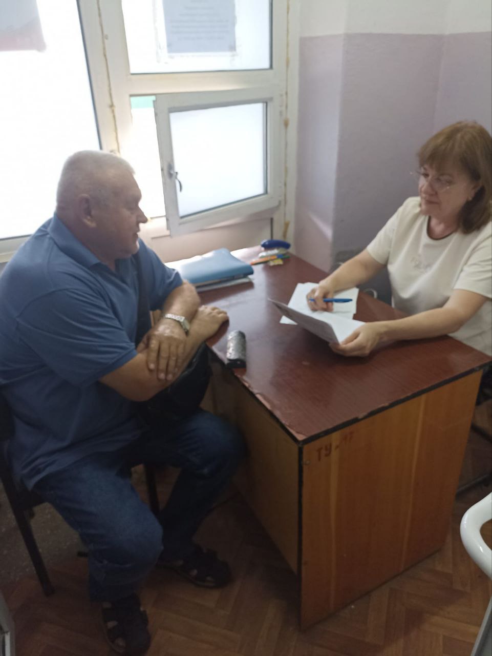 В городе Новотроицке проходит выездной прием граждан ведущим специалистом отдела по работе с населением Фонда.